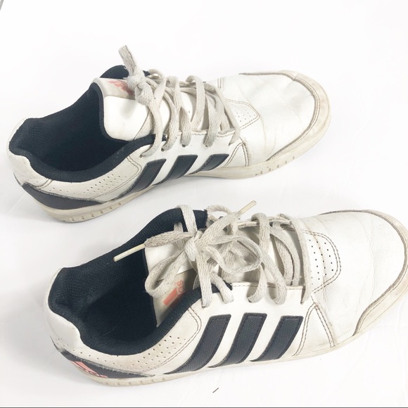 Boys Adidas Sneaker size 4 - Picture 8 of 8